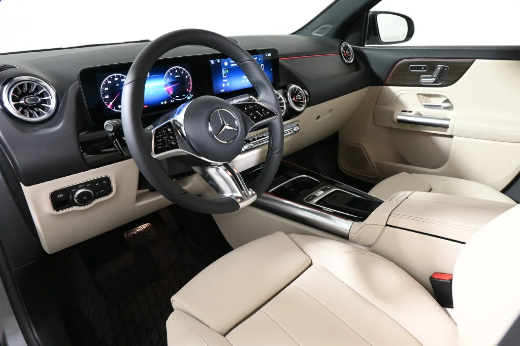 Used 2026 Gray Mercedes-Benz GLA 250 image 14