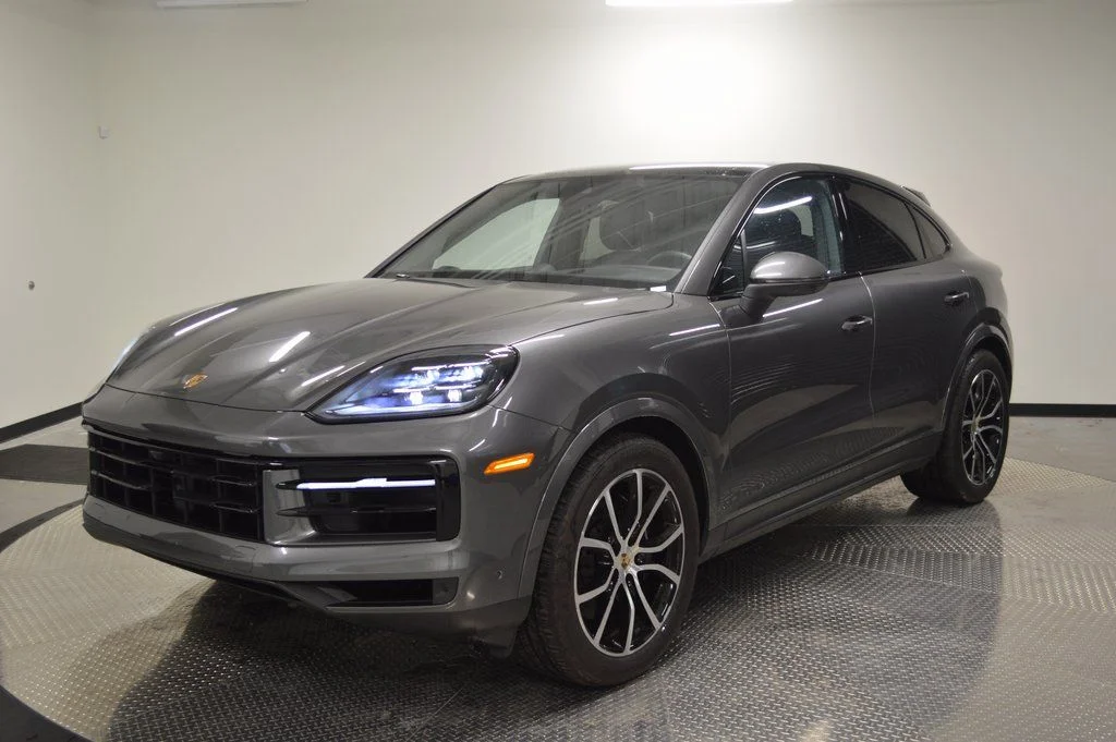 2025 Porsche Cayenne -'s photo