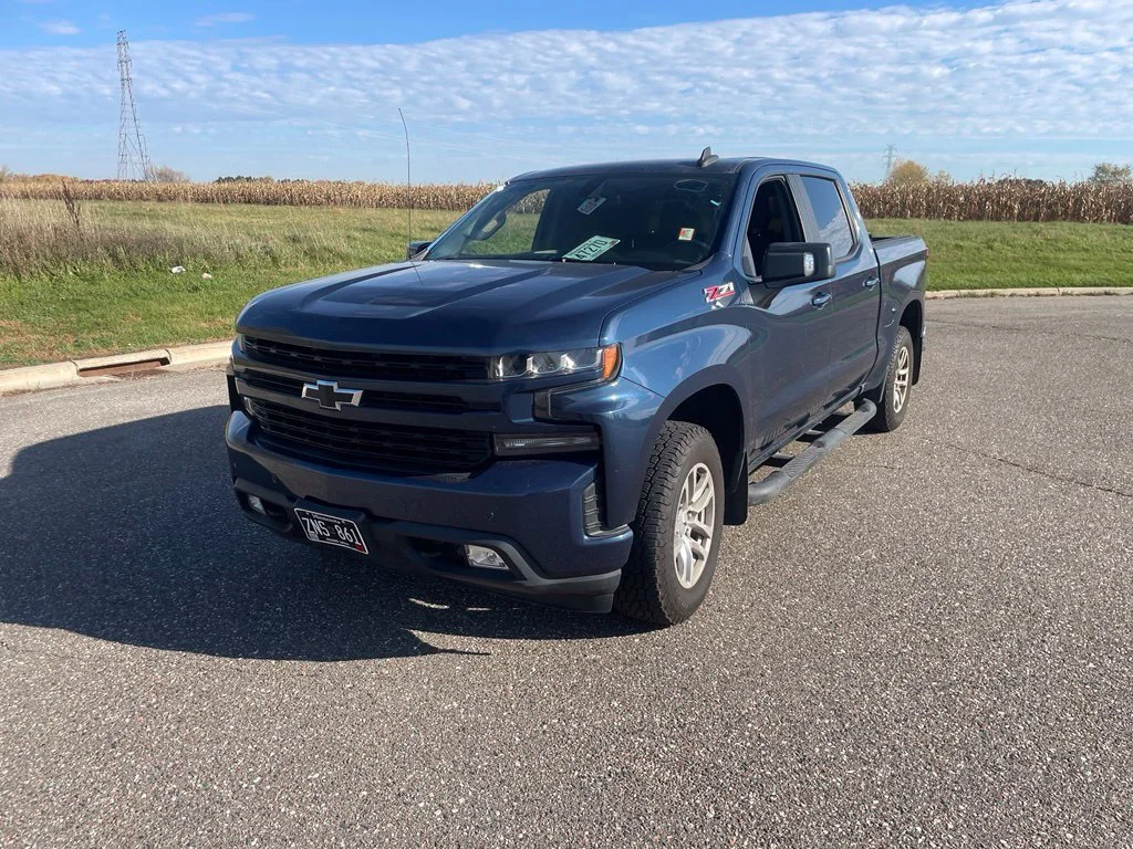 Used 2019 Blue Chevrolet RST image 4