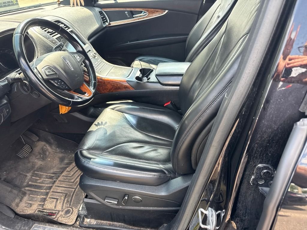 Used 2018 Black Lincoln Reserve image 10