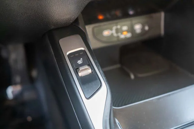 Used 2025 White Kia EX image 34
