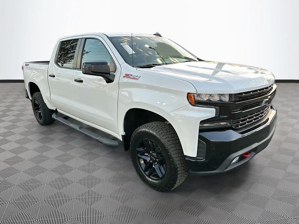 Used 2022 White Chevrolet LT Trail Boss image 2