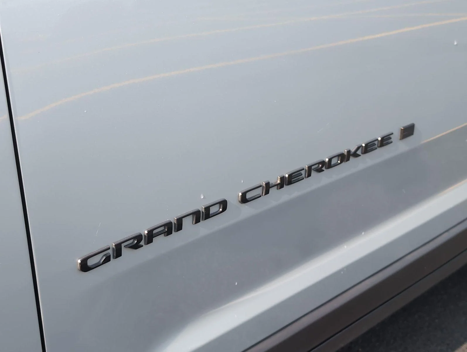 Used 2025 Silver Zynith Jeep Limited image 10