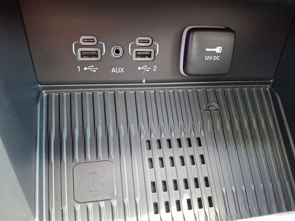 New 2026 Silver Zynith Exterior Paint Jeep Altitude image 14