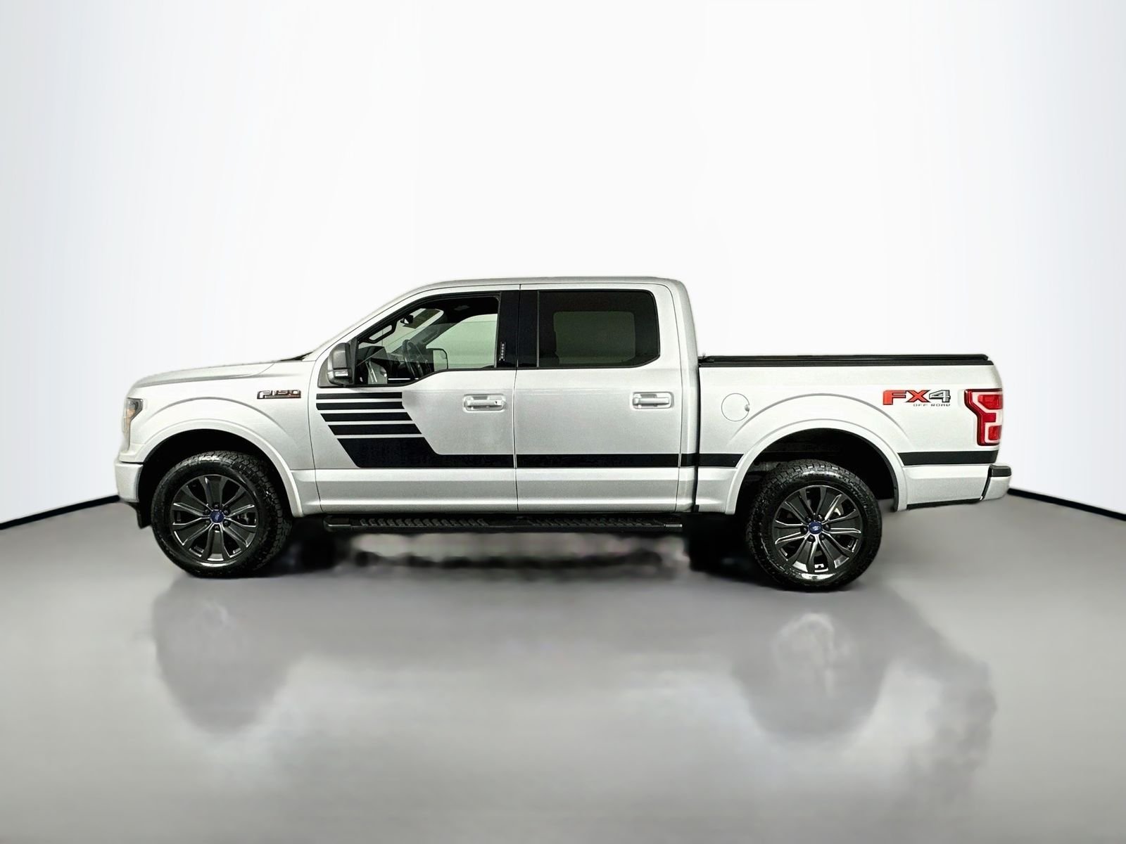 Used 2018 Ingot Silver Ford XLT image 5
