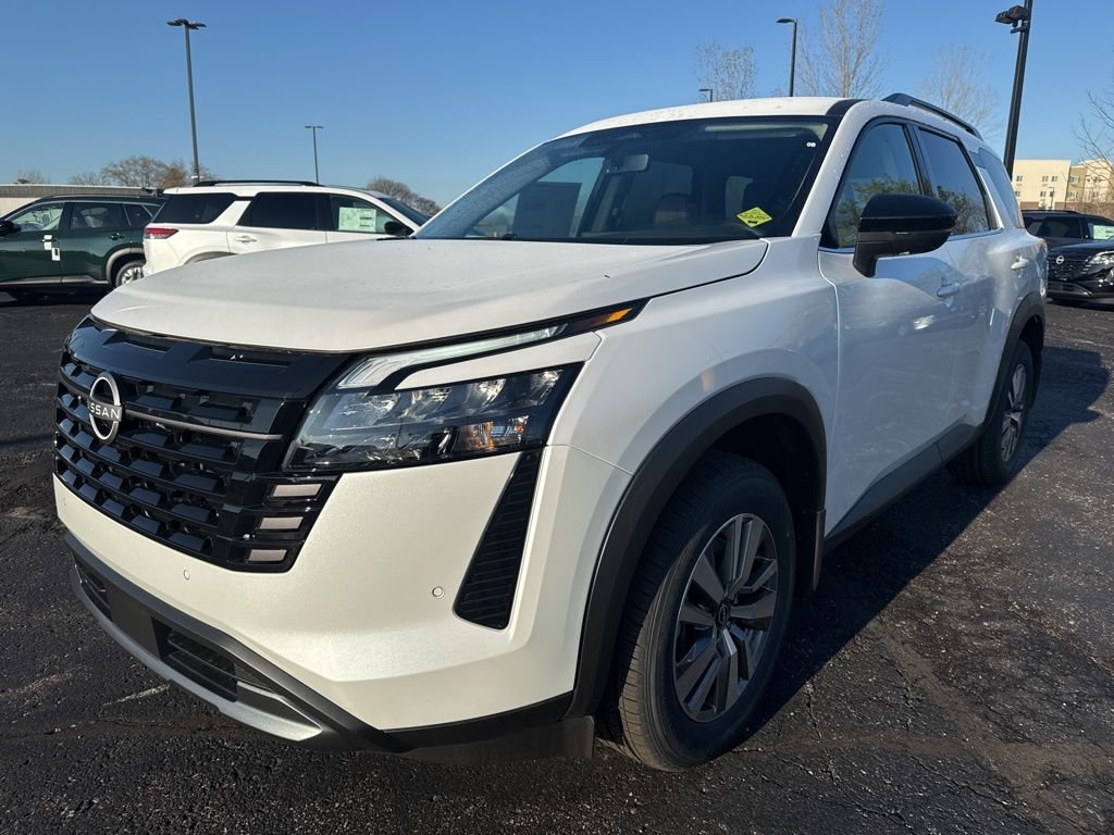New 2026 Everest White Pearl TriCoat Nissan SL image 7