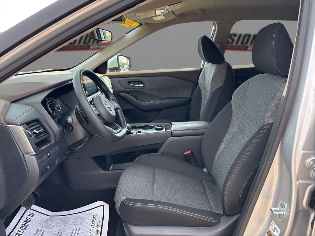 Used 2023 Silver Nissan SV image 9