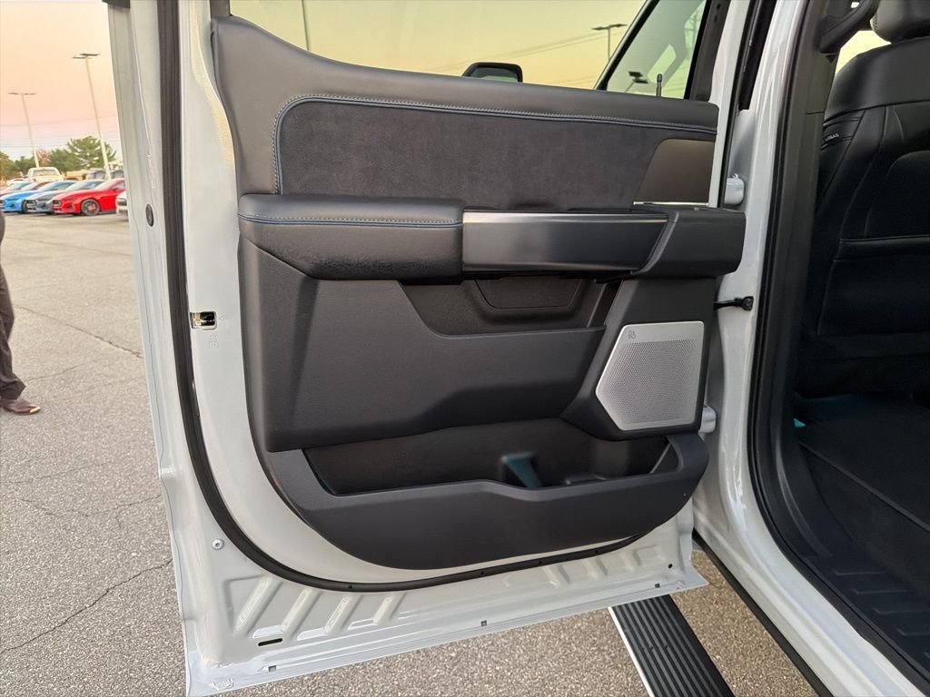 New 2026 Avalanche Ford F-250® Platinum® image 17