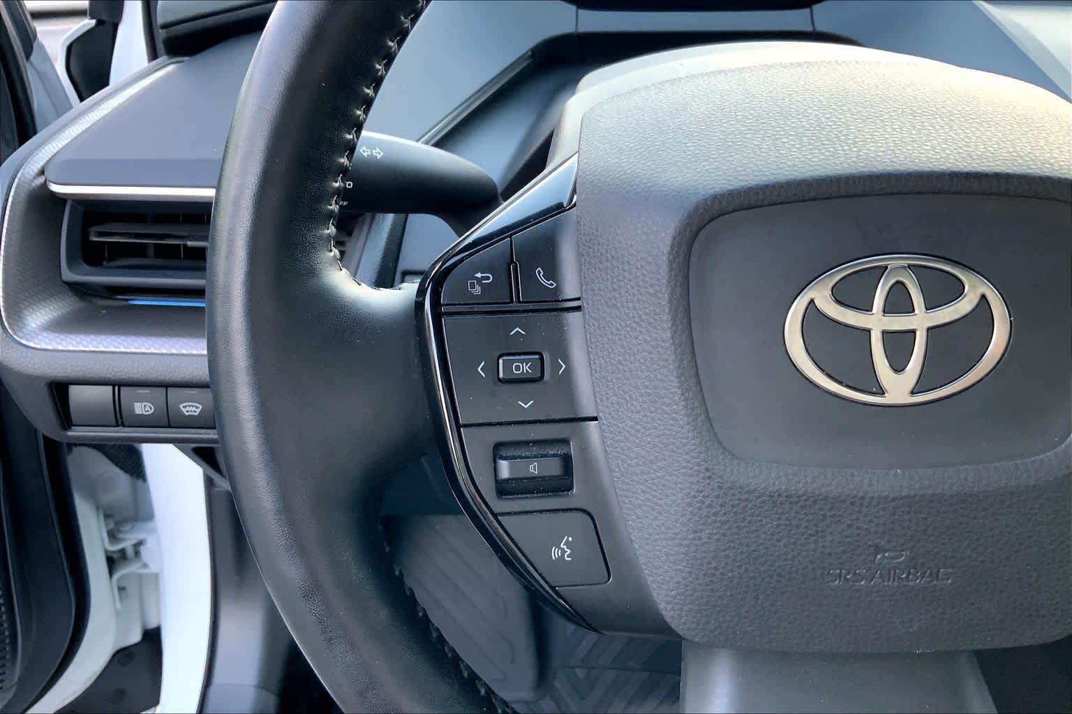 Used 2024 Wind Chill Pearl Toyota XLE image 23