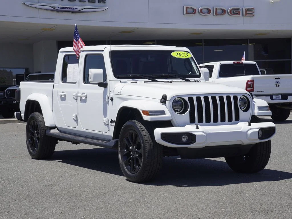 Certified Used 2023 White/off-white Jeep High Altitude image 1
