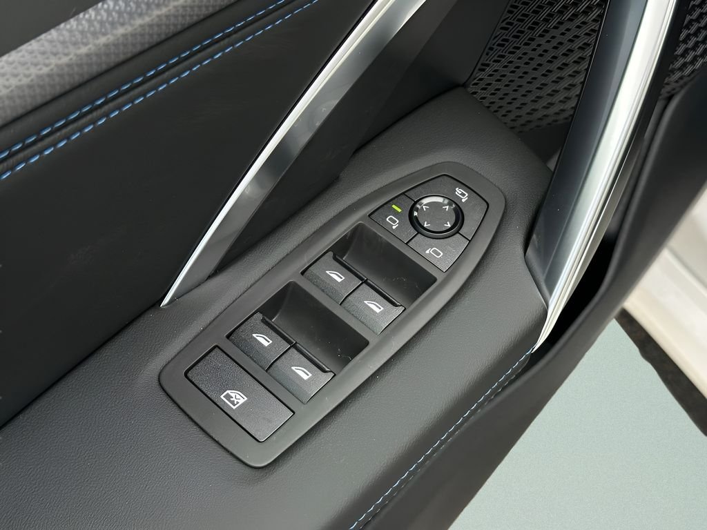 New 2026 Alpine White BMW M35i image 11