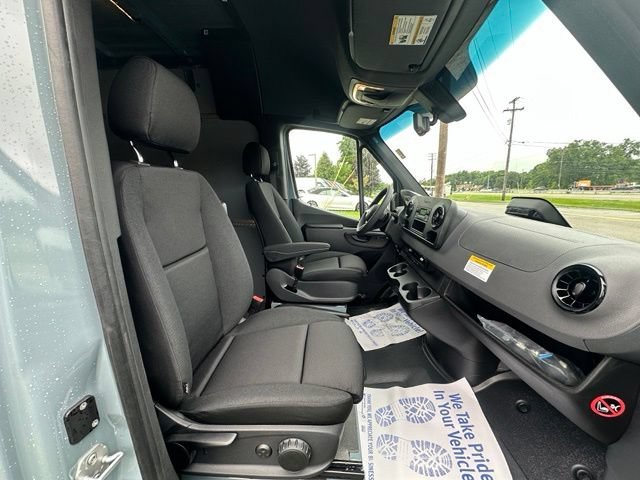 New 2026 Blue Gray Mercedes-Benz Cargo 170 WB image 50