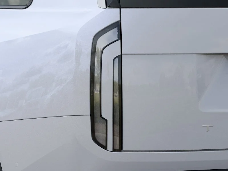 New 2027 White Pearl Kia S image 11