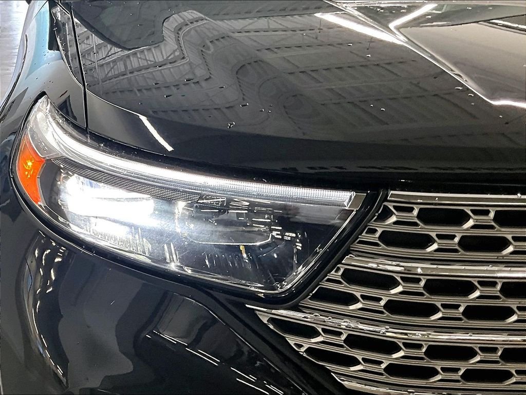 Used 2023 Black Metallic Ford Limited image 32