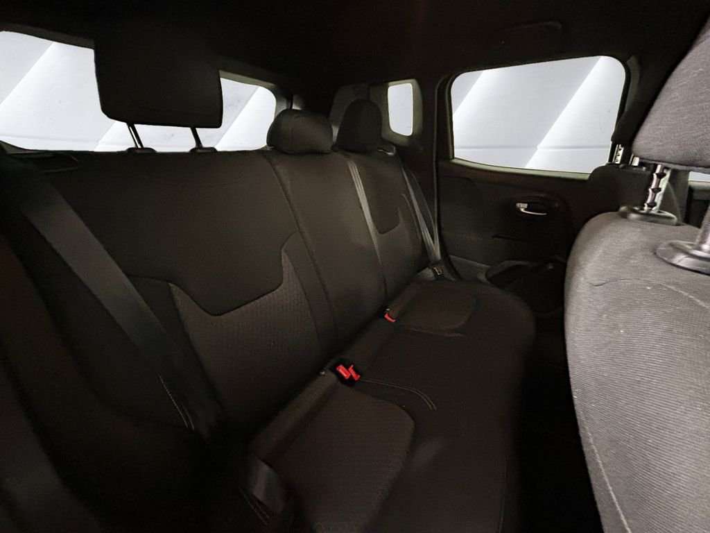 Used 2021 Black Jeep Latitude image 16