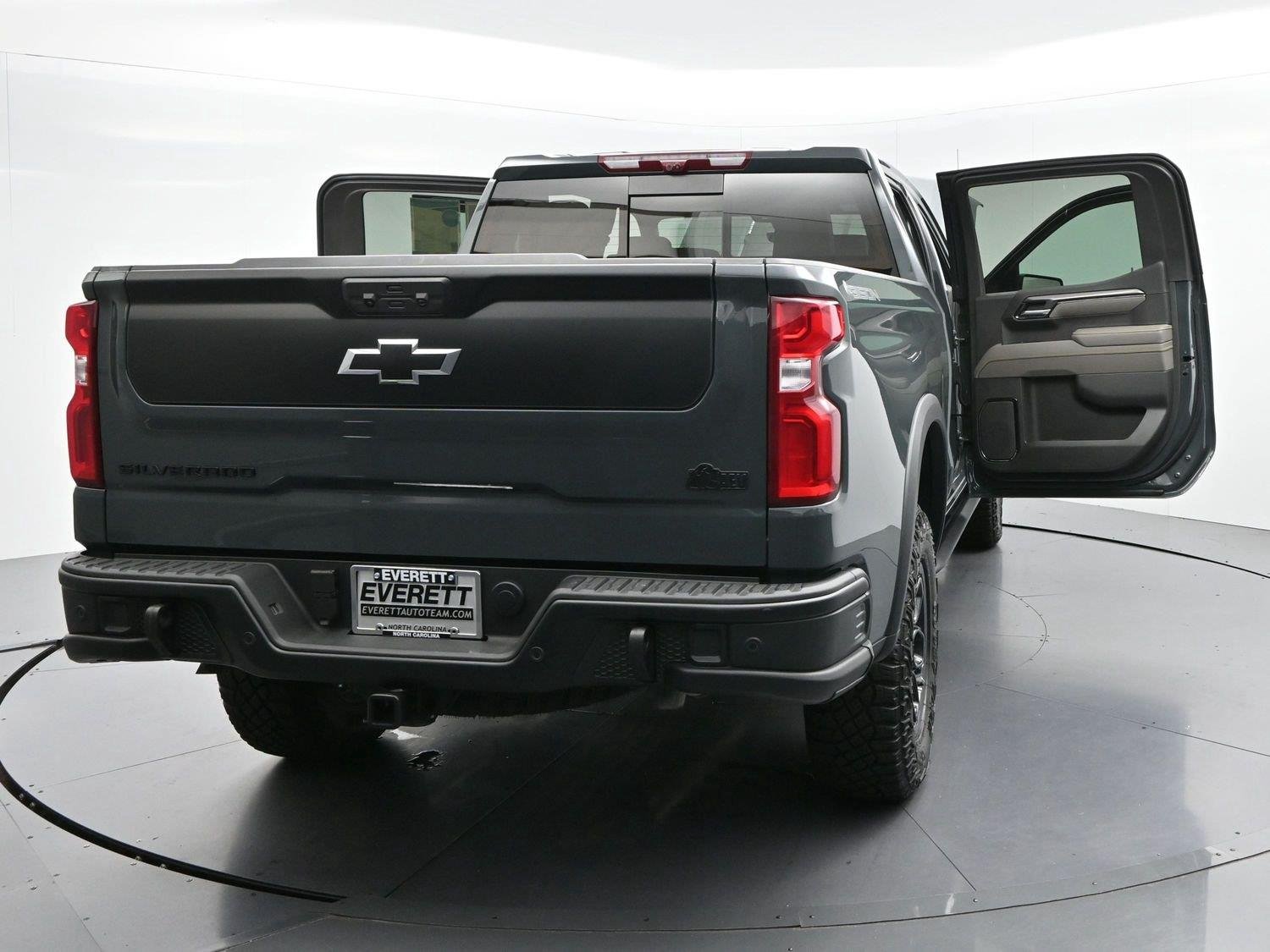 Used 2026 Cypress Gray Chevrolet ZR2 image 41