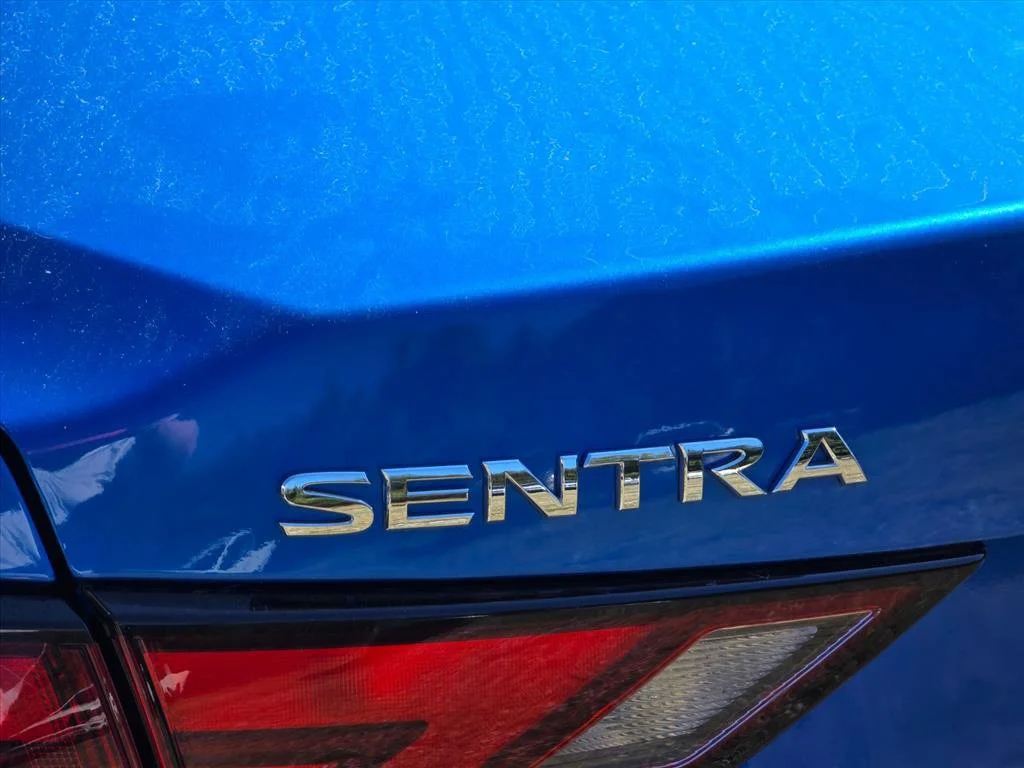 Used 2022 Blue Nissan SV image 15
