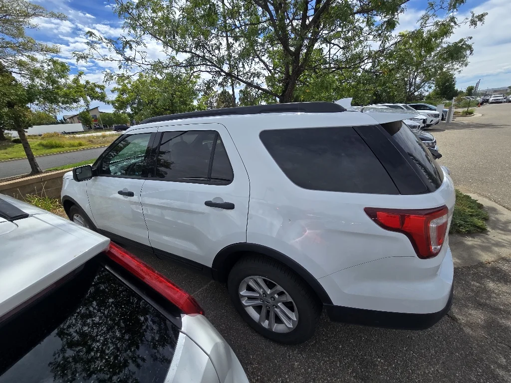 Used 2017 Oxford White Ford Base image 13