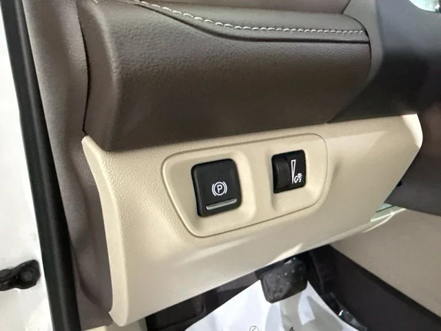 Used 2018 White GMC Denali image 20