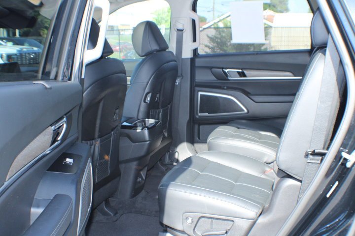 Used 2022 Ebony Black Kia EX image 15