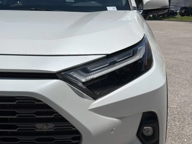 Used 2022 Blizzard Pearl Toyota Hybrid Limited image 9