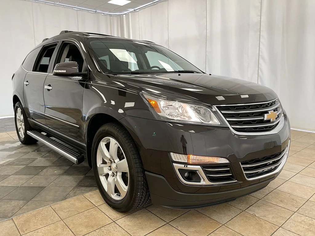Used 2017 Tungsten Metallic Chevrolet Premier image 34