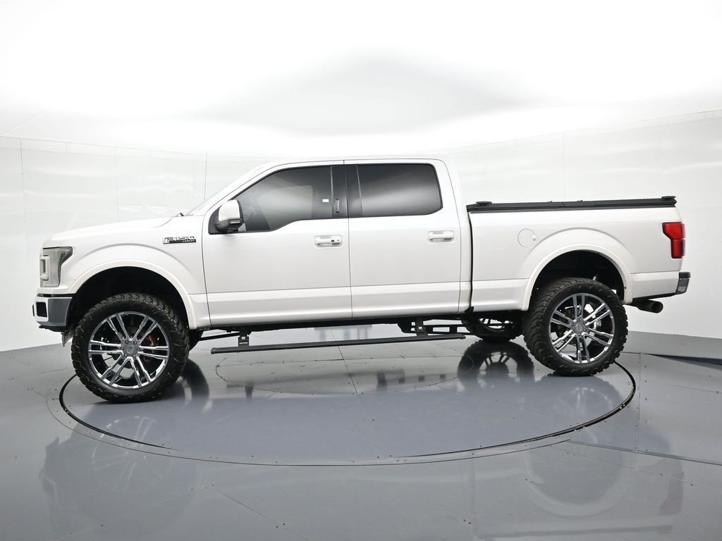 Used 2018 White Platinum Clearcoat Metallic Ford Lariat image 9