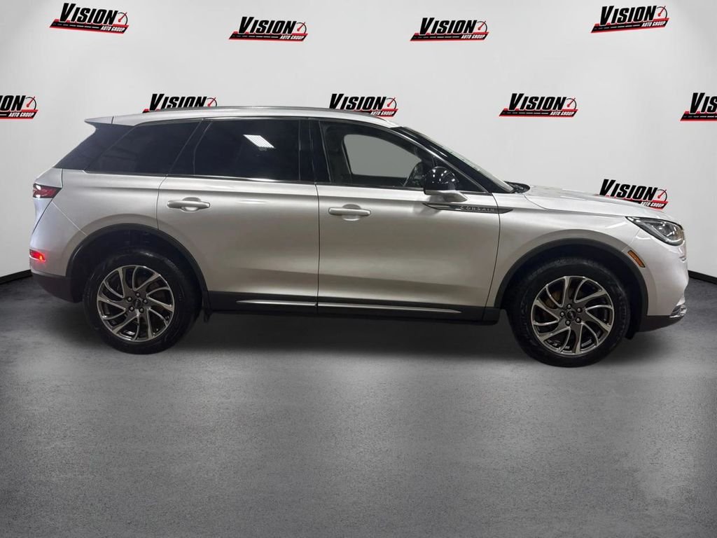 Used 2020 Silver Lincoln Standard image 4