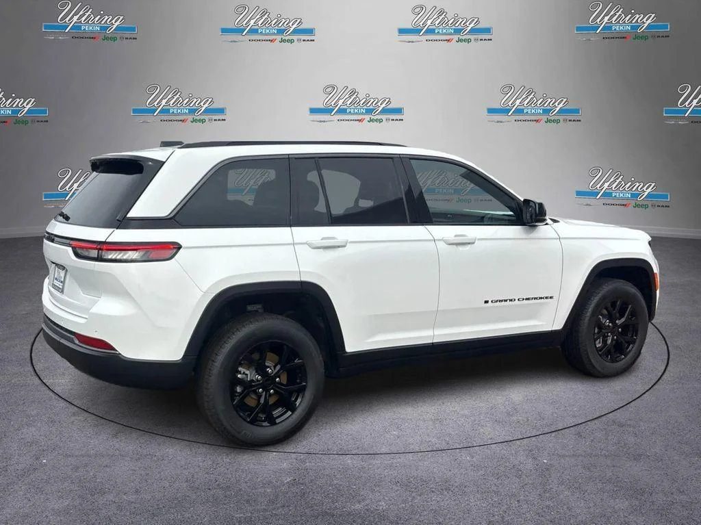 New 2026 Bright White Clearcoat Jeep Laredo Altitude image 3