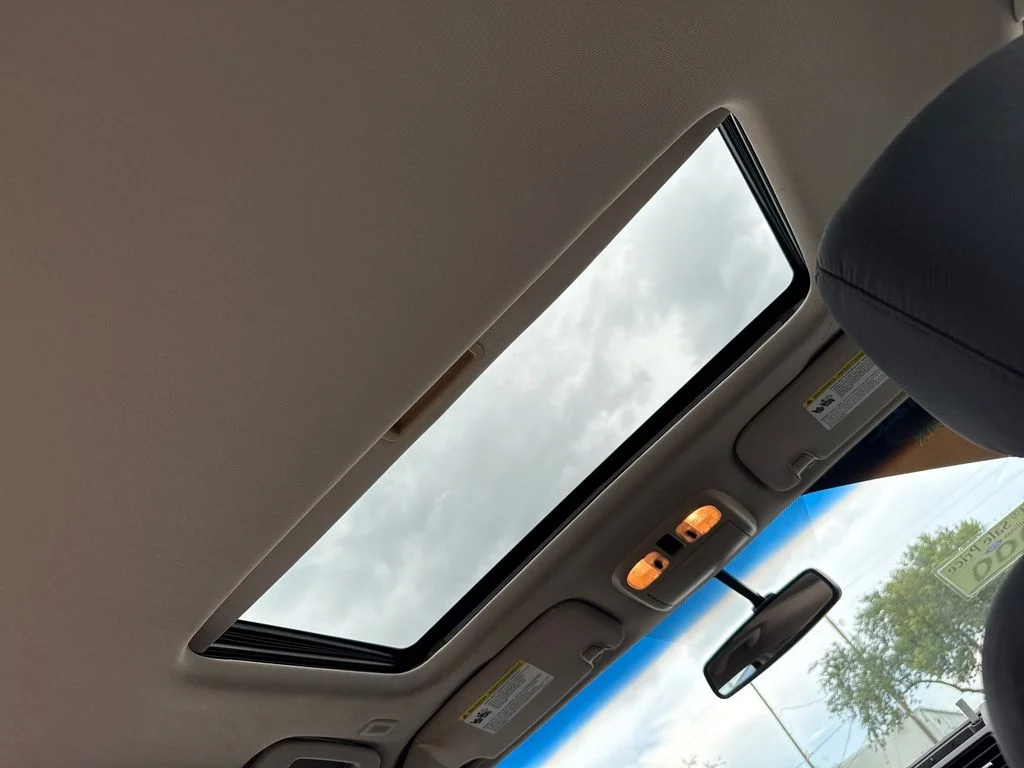 Used 2012 Blue Ford SE image 8