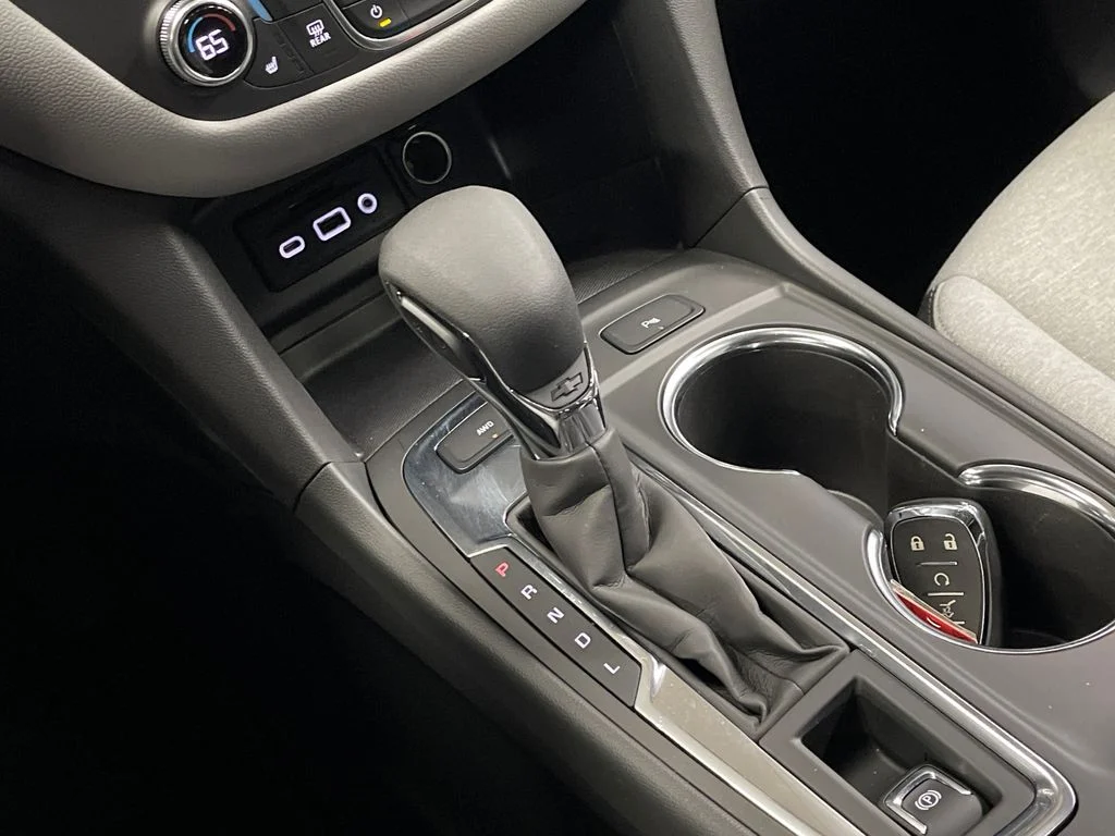 Used 2024 White Chevrolet LT image 24
