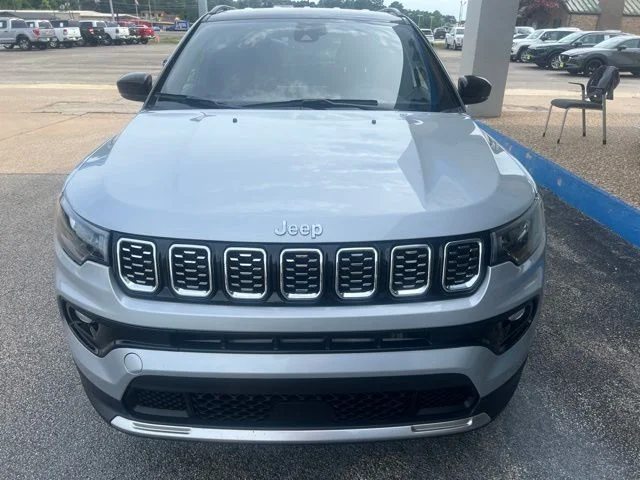 Used 2025 Silver Jeep Limited image 3