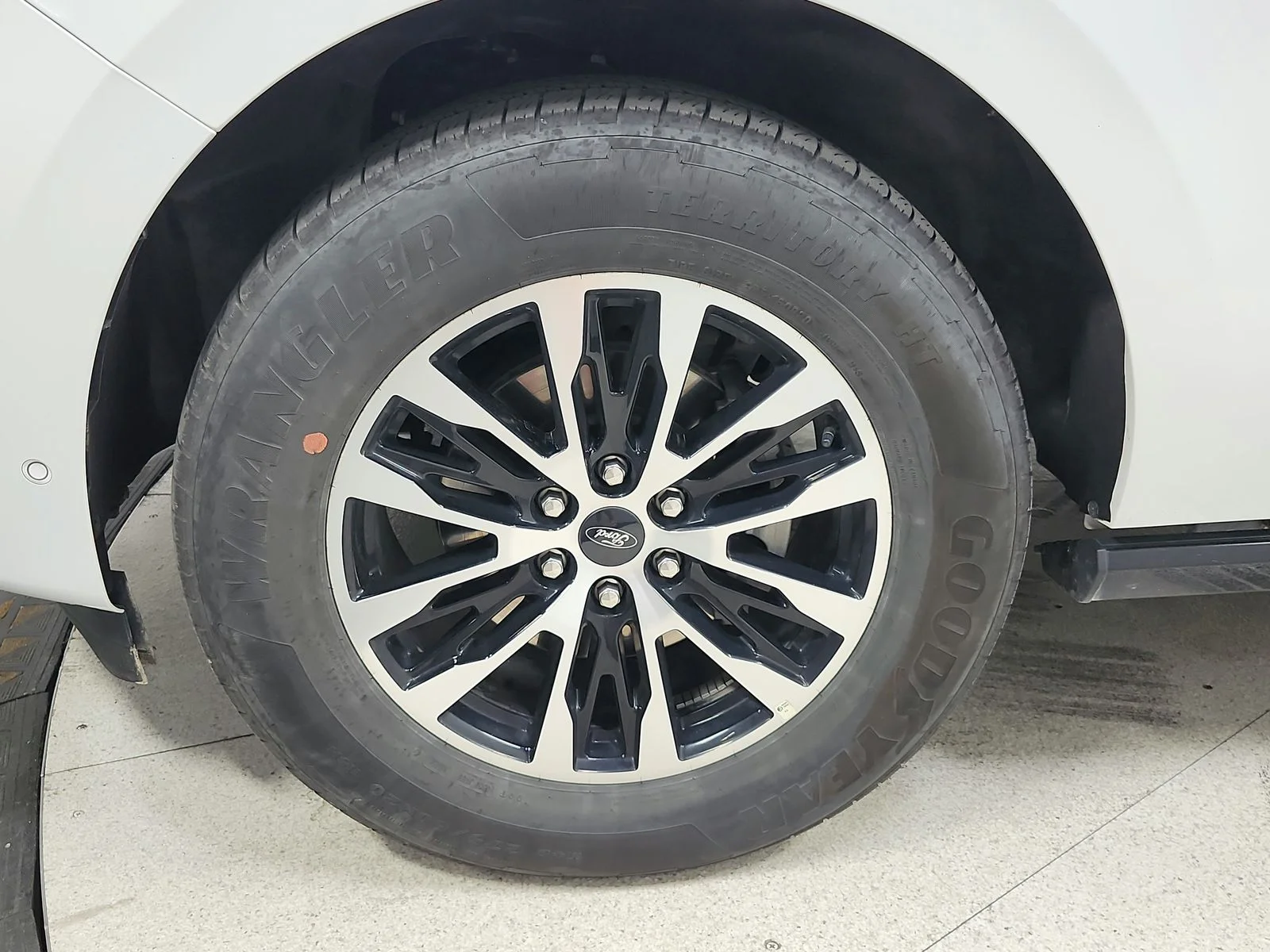 Used 2025 White Ford Platinum image 14
