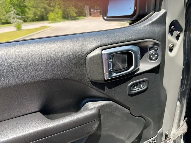 Used 2020 Gray Jeep Sport image 16