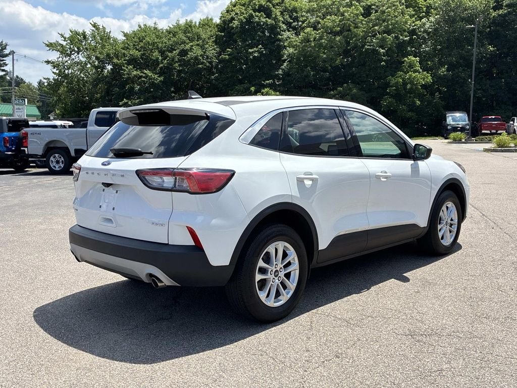 Used 2022 White Ford SE image 7