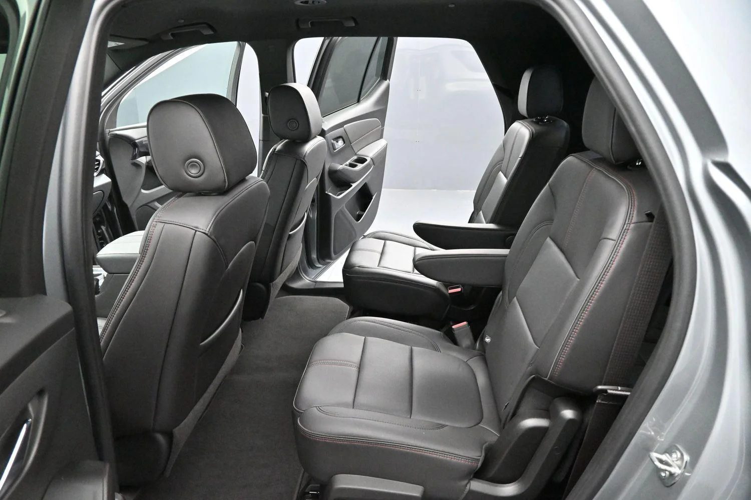 Used 2023 Sterling Gray Metallic Chevrolet RS image 28