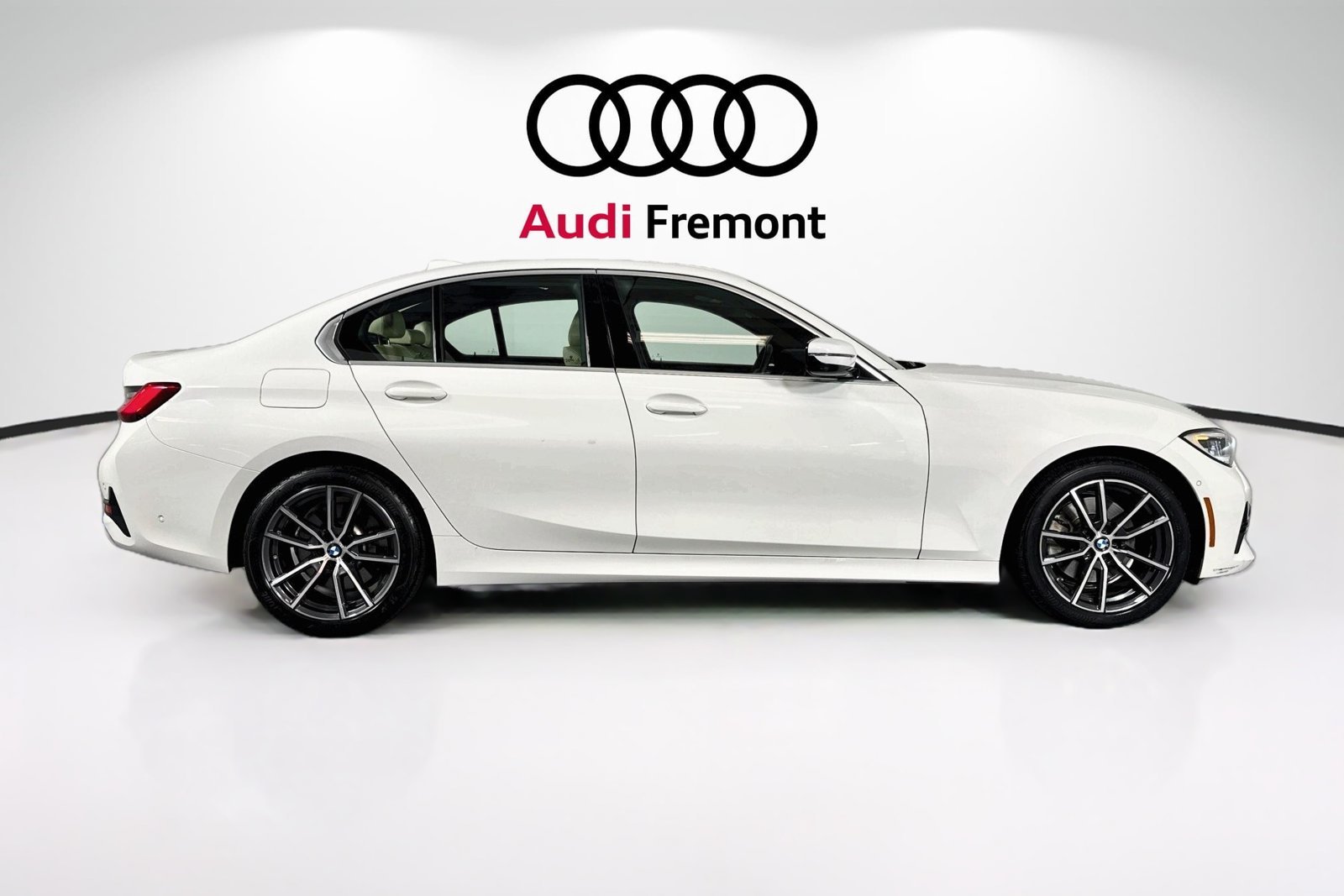 Used 2021 Alpine White BMW 330e image 4