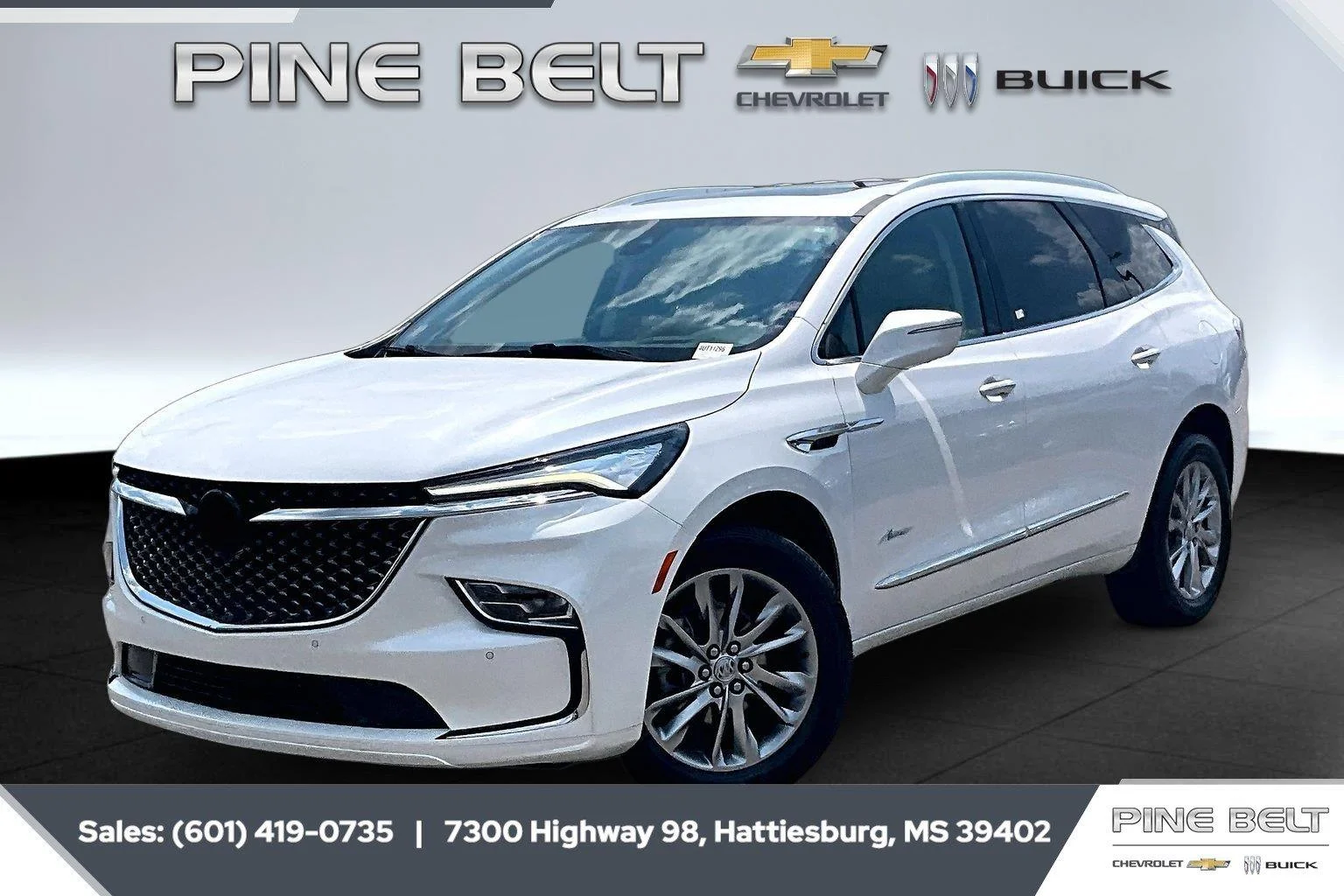 Used 2023 White Frost Tricoat Buick Avenir image 10