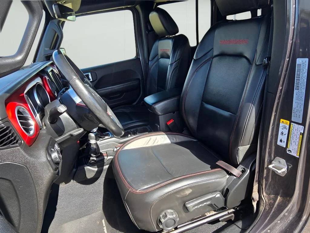 Used 2018 Granite Crystal Metallic Clearcoat Jeep Rubicon image 27