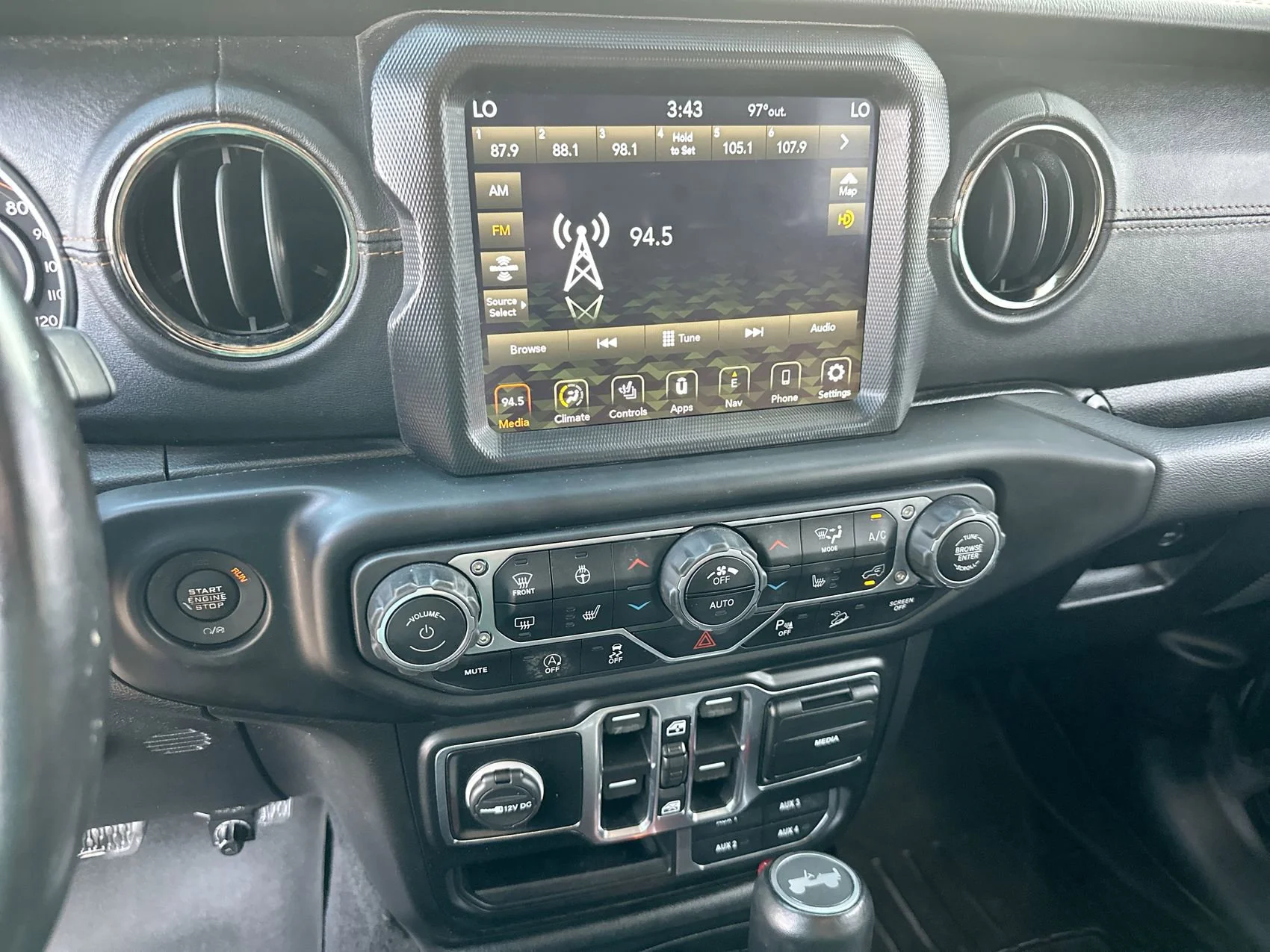 Used 2020 Black Clearcoat Jeep Sahara High Altitude image 16