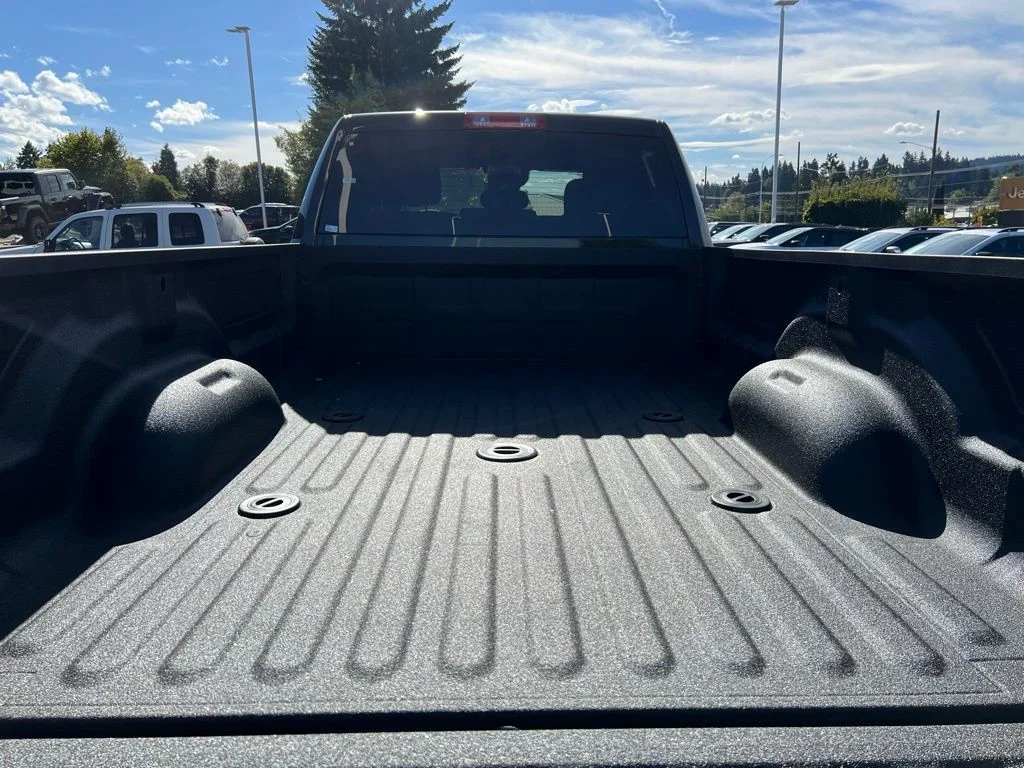 2026 RAM 3500 Big Horn - Photo 9