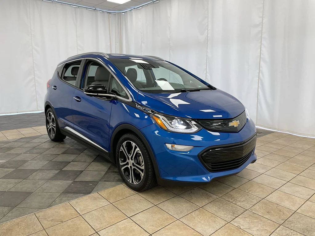 Used 2020 Kinetic Blue Metallic Chevrolet Premier image 33