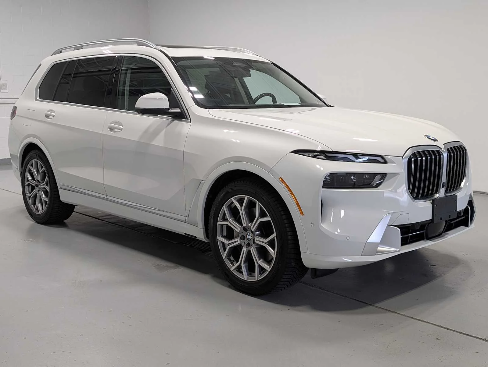 Used 2023 Alpine White BMW xDrive40i image 6