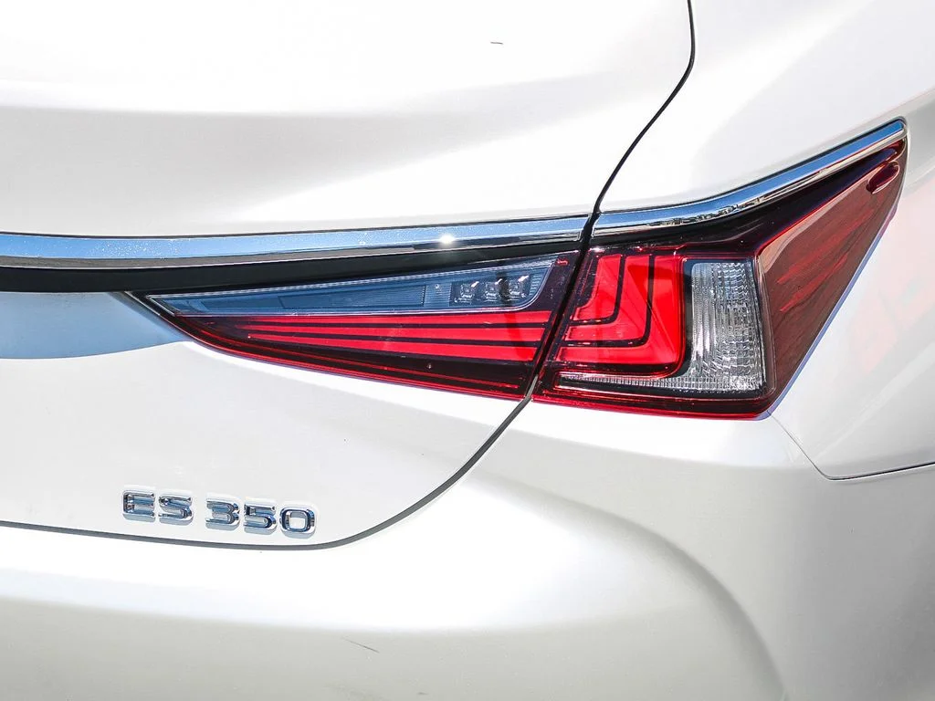 Used 2020 White Lexus 350 image 10