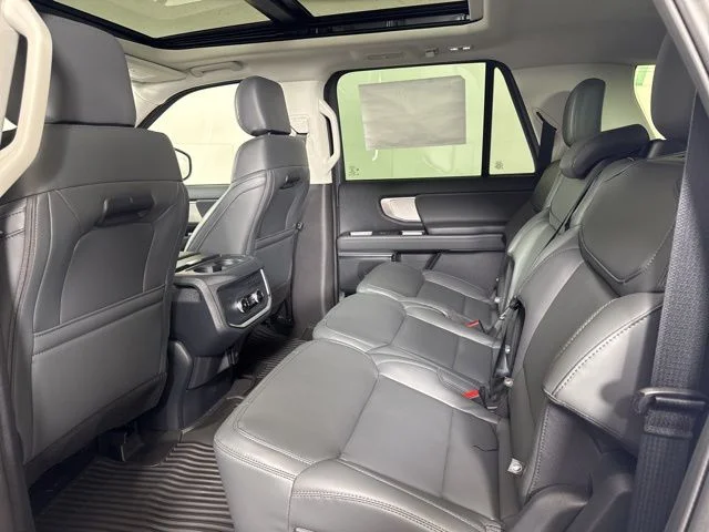 New 2026 Star White Metallic Tri-Coat Ford Active image 12