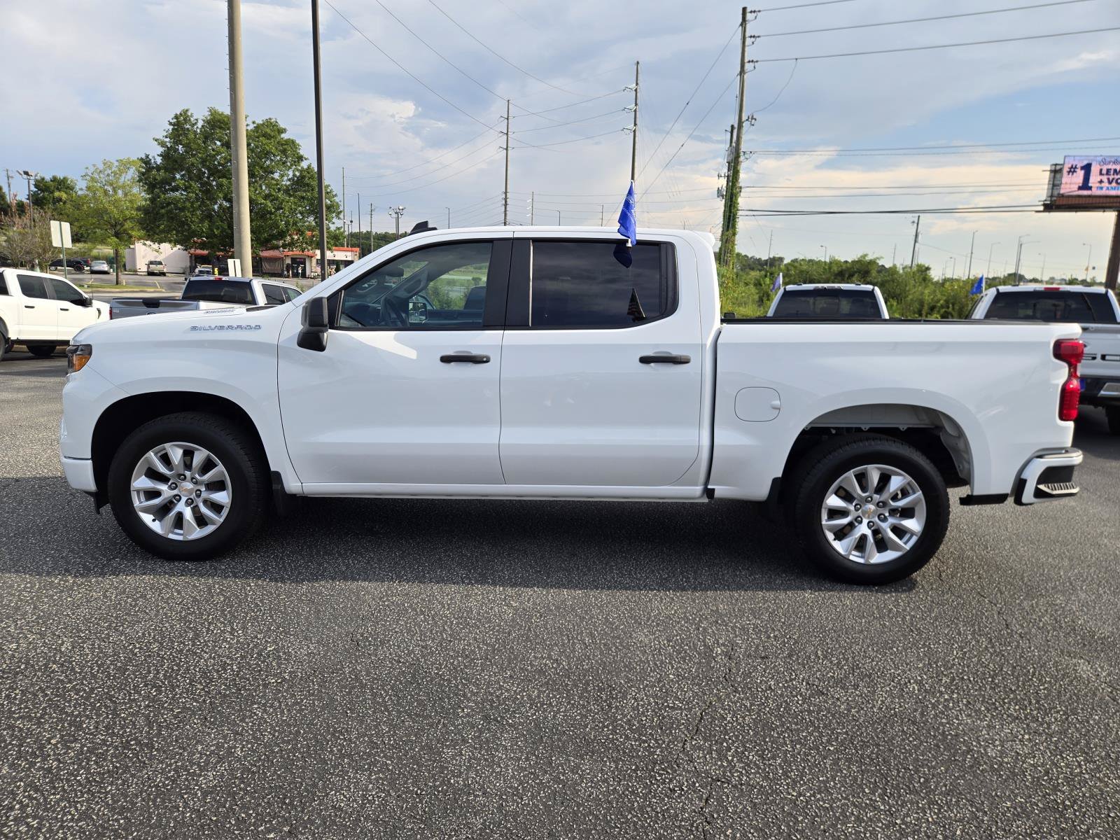 Used 2025 Summit White Chevrolet Custom image 13