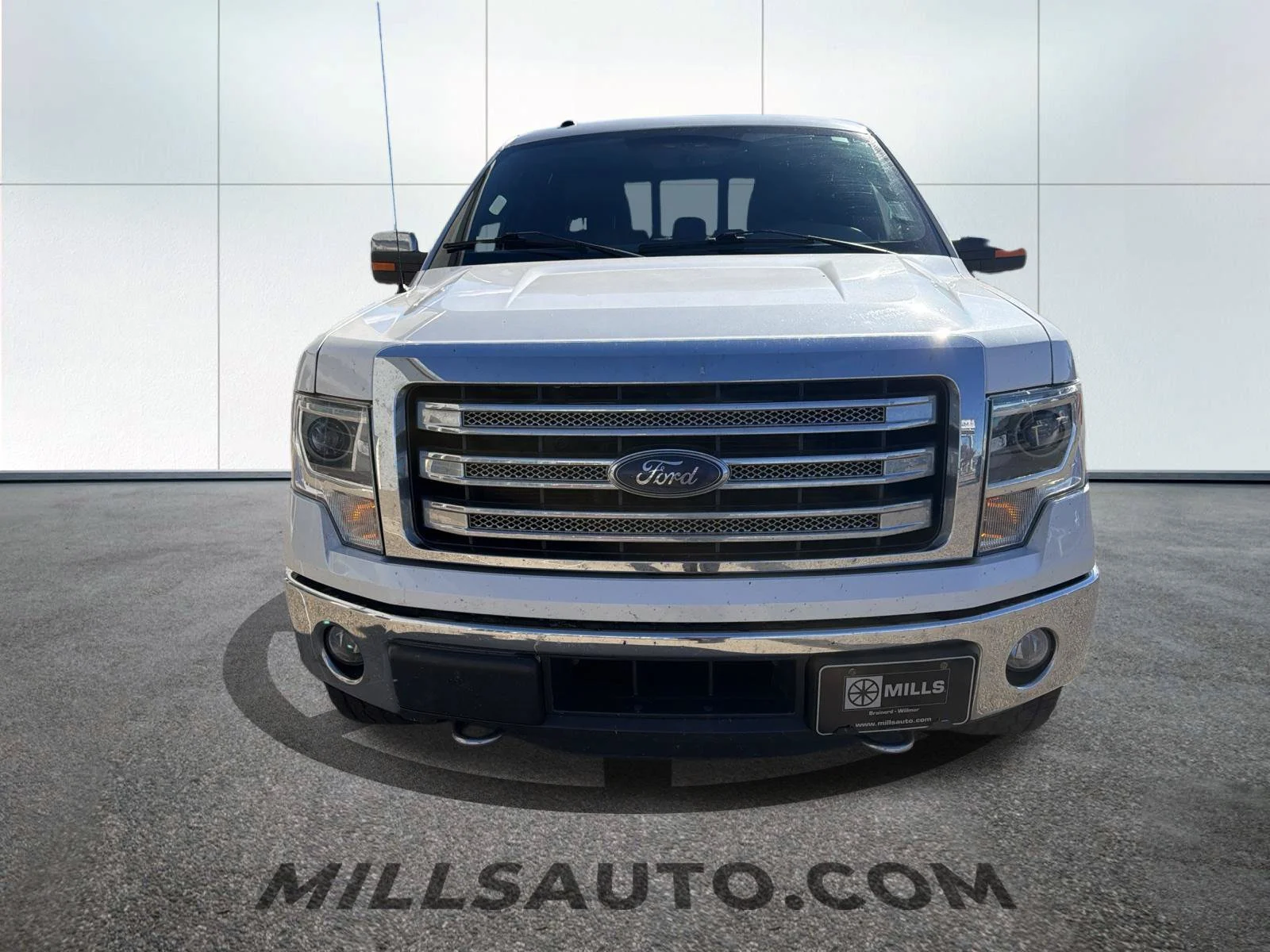 Used 2014 White Ford Lariat image 2