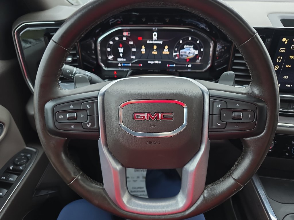 Used 2024 White GMC SLT image 16