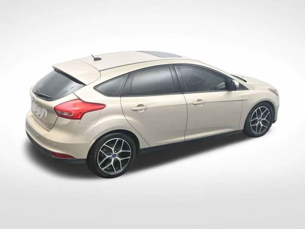 Used 2017 White Gold Metallic Ford SEL image 38