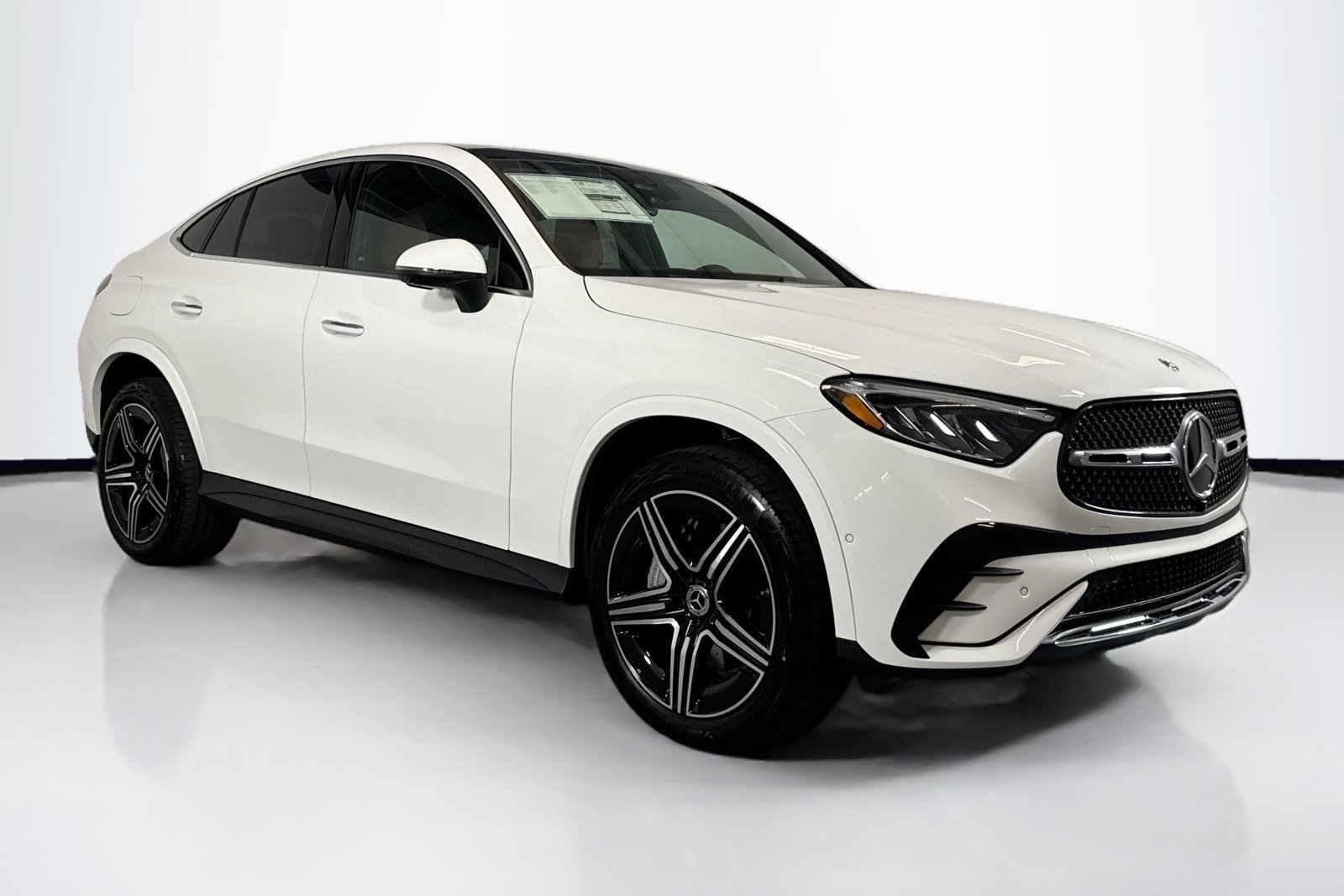 New 2026 Polar White Mercedes-Benz GLC 300 image 3